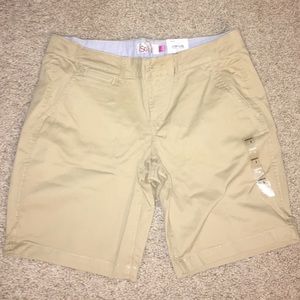 Khaki Mid-length shorts
